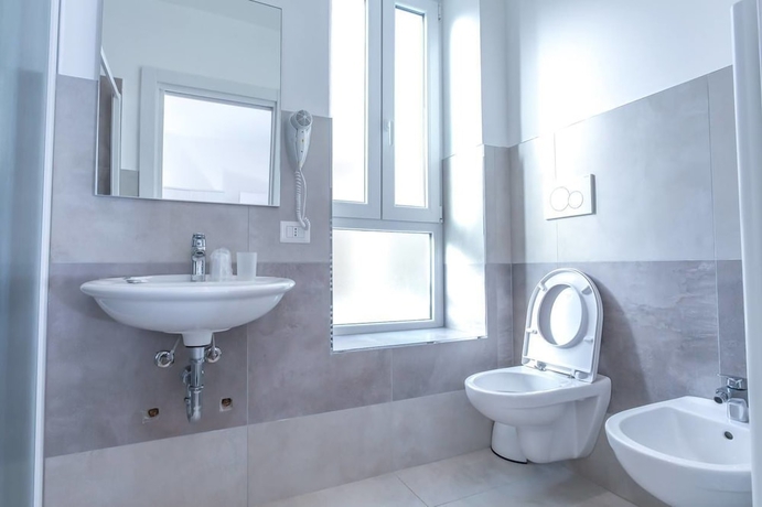 Imagen de la habitación del Hotel Tourist Meuble. Foto 16