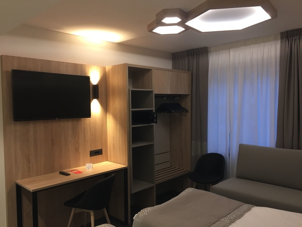 Imagen de la habitación del Hotel Tourist, Milland - Millan. Foto 13