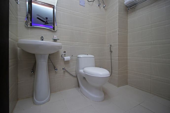 Imagen de la habitación del Hotel Tourist Palace Near Delhi Airport. Foto 4