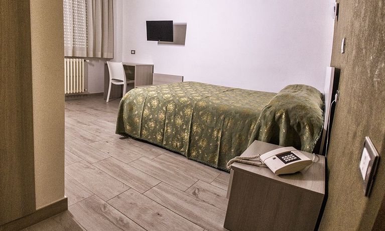 Imagen general del Hotel Tourist, Potenza. Foto 2