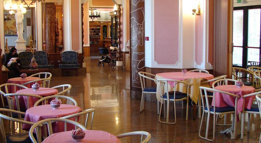 Imagen general del Hotel Tourist, Potenza. Foto 5