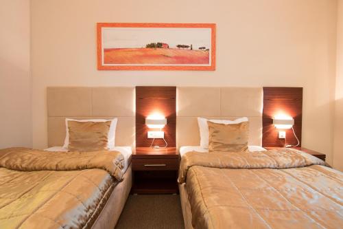 Imagen de la habitación del Hotel Tourist Resort Ribarsko Ostrvo. Foto 6