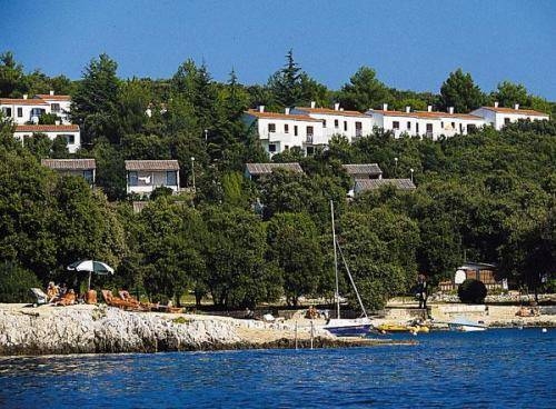 Imagen general del Hotel Tourist Settlement Koversada Villas. Foto 2