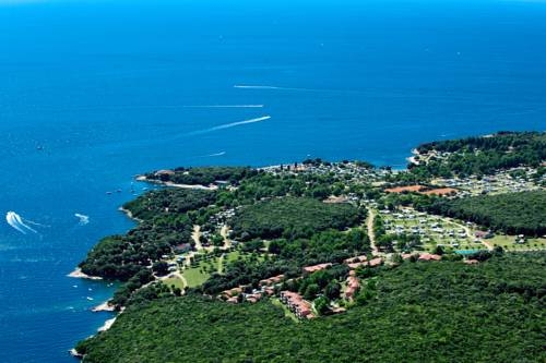 Imagen general del Hotel Tourist Settlement Koversada Villas. Foto 10