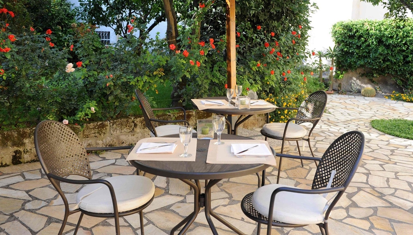 Imagen del bar/restaurante del Hotel Tourist, Sorrento. Foto 2