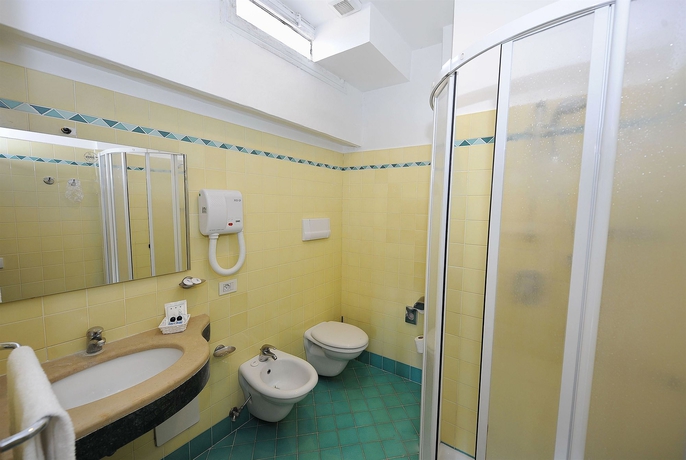 Imagen de la habitación del Hotel Tourist, Sorrento. Foto 8