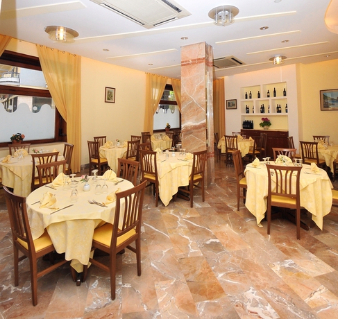 Imagen del bar/restaurante del Hotel Tourist, Sorrento. Foto 4