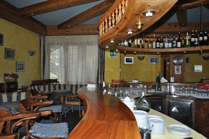 Imagen del bar/restaurante del Hotel Tourist, Valtournenche. Foto 2
