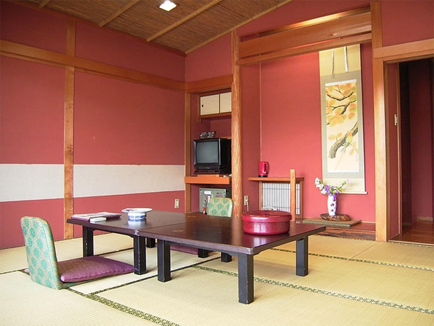 Imagen de la habitación del Hotel Toushijima Onsen Suzunami. Foto 7