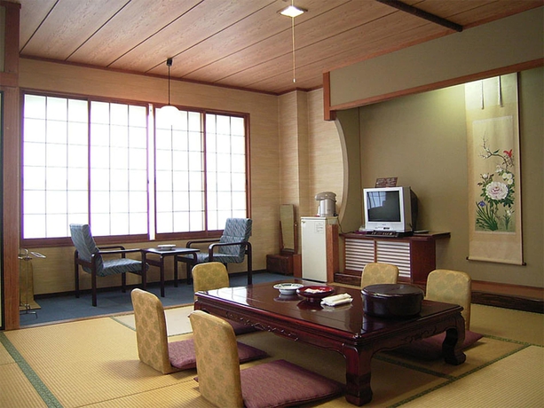 Imagen de la habitación del Hotel Toushijima Onsen Suzunami. Foto 8