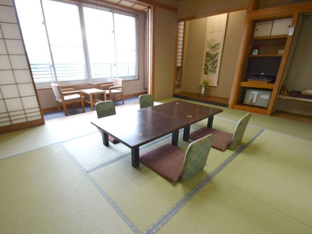 Imagen de la habitación del Hotel Toushijima Onsen Suzunami. Foto 10