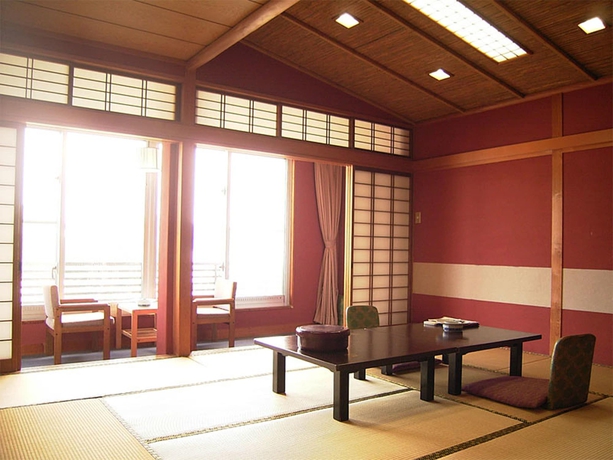 Imagen de la habitación del Hotel Toushijima Onsen Suzunami. Foto 14