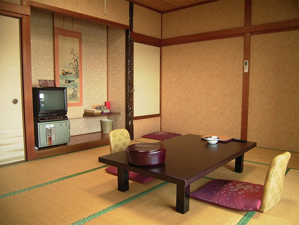 Imagen de los interiores del Hotel Toushijima Onsen Suzunami. Foto 18