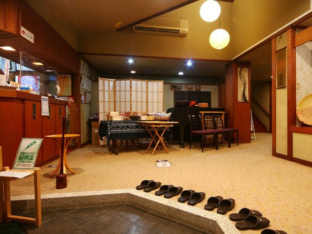 Imagen de los interiores del Hotel Toutaro. Foto 37