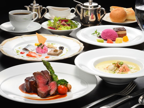 Imagen del bar/restaurante del Hotel Towada Prince. Foto 4