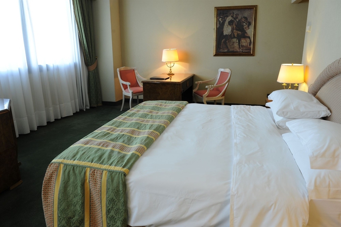 Imagen de la habitación del Hotel Tower Genova Airport and Conference Center. Foto 4