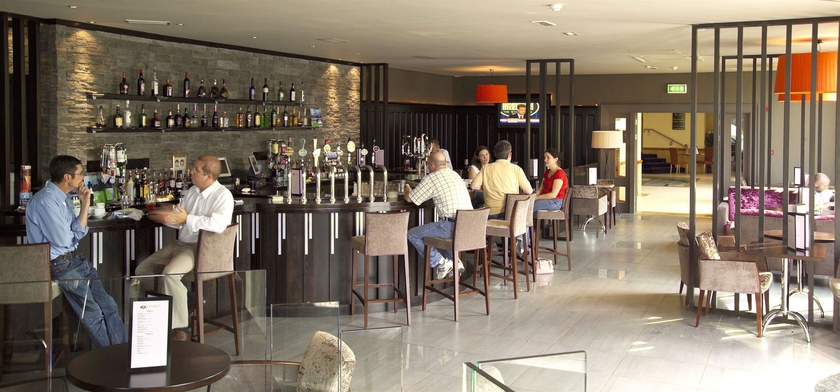 Imagen del bar/restaurante del Hotel Tower Hotel Waterford. Foto 1
