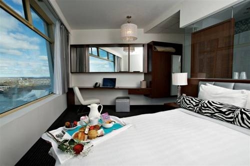 Imagen general del Hotel Tower Hotel at Fallsview. Foto 1