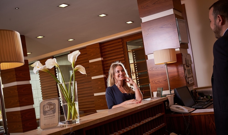 Imagen de los interiores del Hotel Tower Inn Pisa Valdera. Foto 16