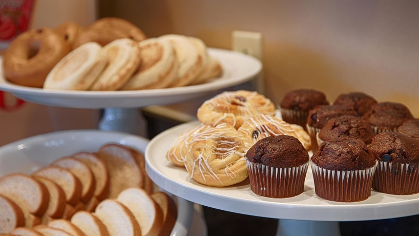 Imagen del bar/restaurante del Hotel Tower Inn and Suites. Foto 2