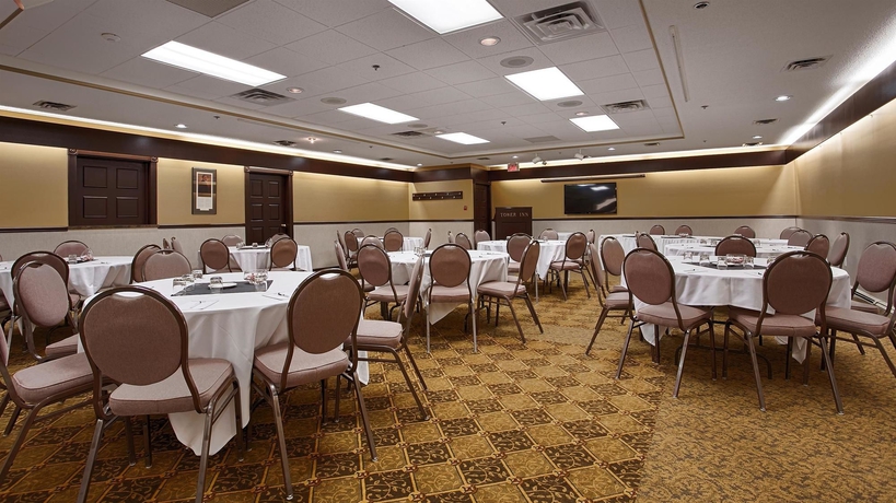 Imagen de los interiores del Hotel Tower Inn and Suites. Foto 15