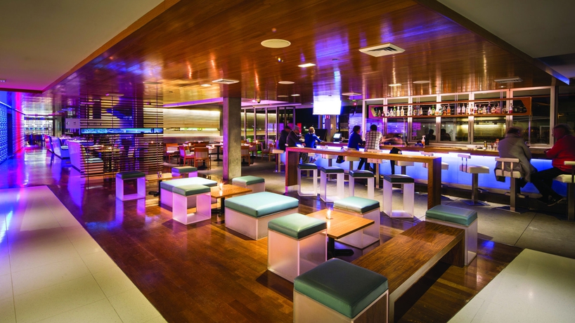 Imagen del bar/restaurante del Hotel Tower23. Foto 2