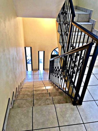 Imagen de los interiores del Hotel Towi. Foto 6