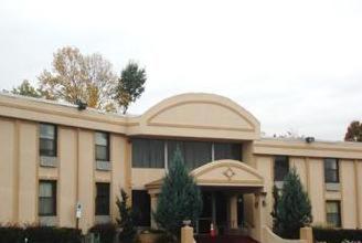 Imagen general del Hotel Town House Inn and Suites. Foto 1