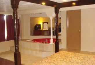 Imagen de la habitación del Hotel Town House Inn and Suites. Foto 5