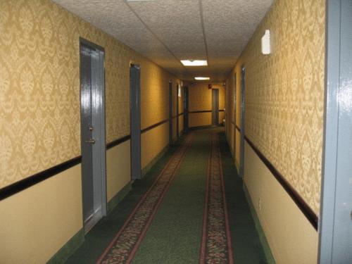 Imagen general del Hotel Town House Inn and Suites. Foto 4