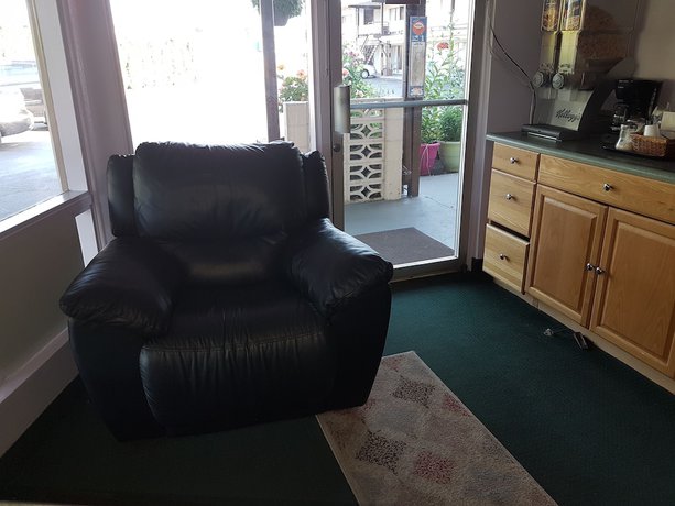 Imagen de los interiores del Hotel Town House Motel Inc. Foto 19