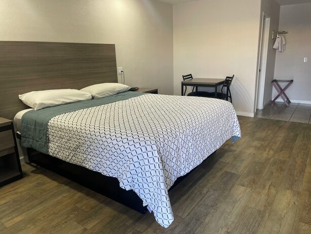 Imagen de la habitación del Hotel Town House Motel, Sanger. Foto 14