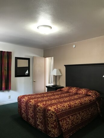 Imagen de la habitación del Hotel Town House Motel, Weed. Foto 13