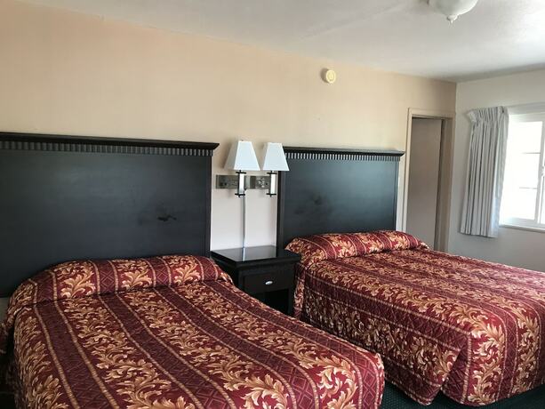 Imagen de la habitación del Hotel Town House Motel, Weed. Foto 17