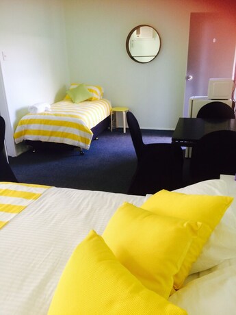 Imagen de la habitación del Hotel Town House Motor Inn, Young. Foto 15