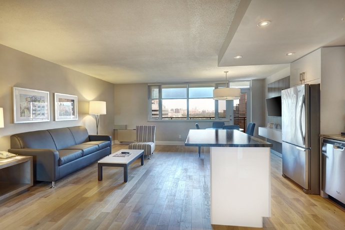 Imagen de los interiores del Hotel Town Inn Suites. Foto 6