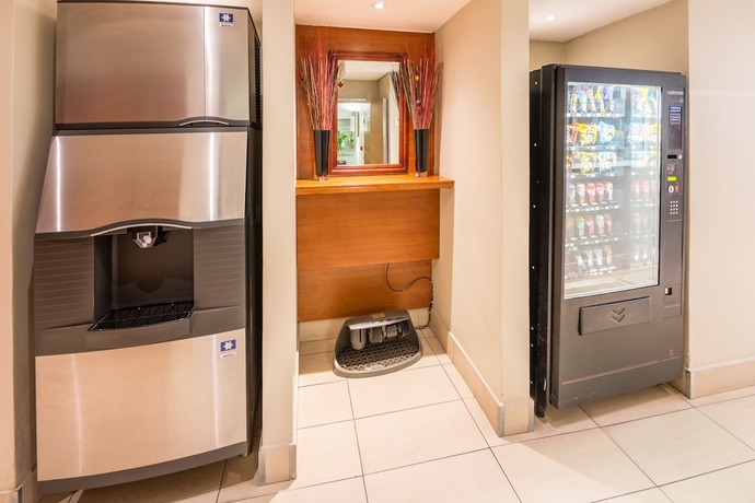 Imagen de los interiores del Hotel Town Lodge Roodepoort. Foto 17