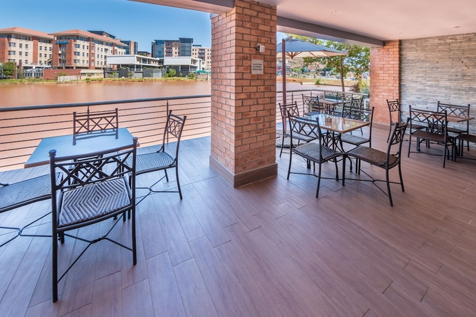 Imagen de los exteriores del Hotel Town Lodge Roodepoort. Foto 15