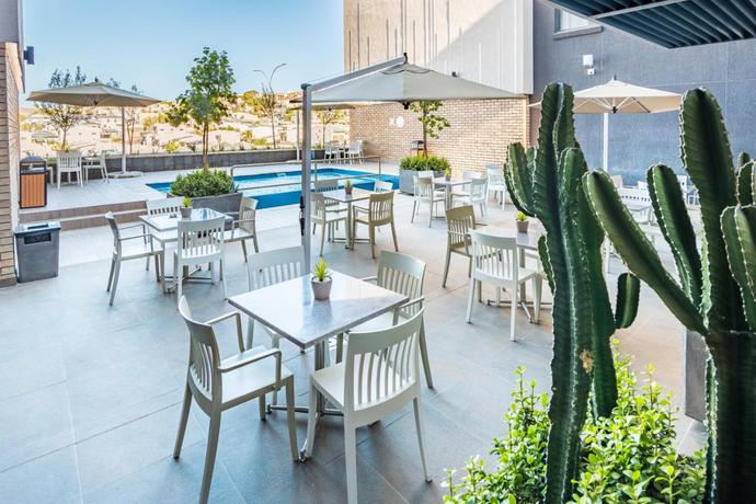 Imagen de los interiores del Hotel Town Lodge Windhoek. Foto 9