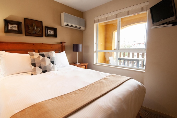 Imagen de la habitación del Hotel Town Plaza By Mountainview. Foto 5