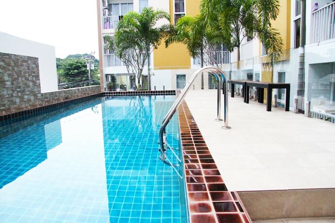 Imagen de los exteriores del Hotel Town Sukhumvit 71. Foto 16
