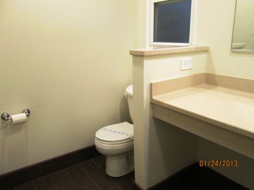 Imagen de la habitación del Hotel Town and Country Inn. Foto 16