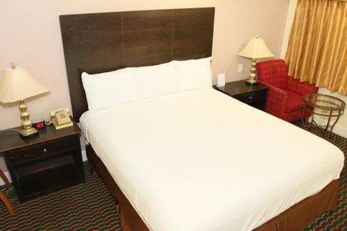 Imagen de la habitación del Hotel Town and Country Inn, Santa Maria. Foto 7