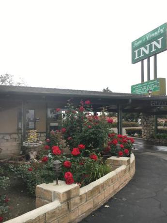 Imagen general del Hotel Town and Country Inn, Santa Maria. Foto 4