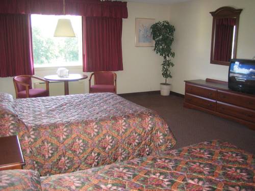 Imagen de la habitación del Hotel Town and Country Inn and Resort. Foto 2