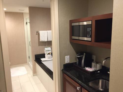 Imagen de la habitación del Hotel Town and Country Inn and Suites, Charleston. Foto 4