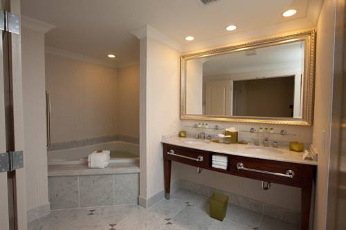 Imagen de la habitación del Hotel Town and Country Inn and Suites, Charleston. Foto 8