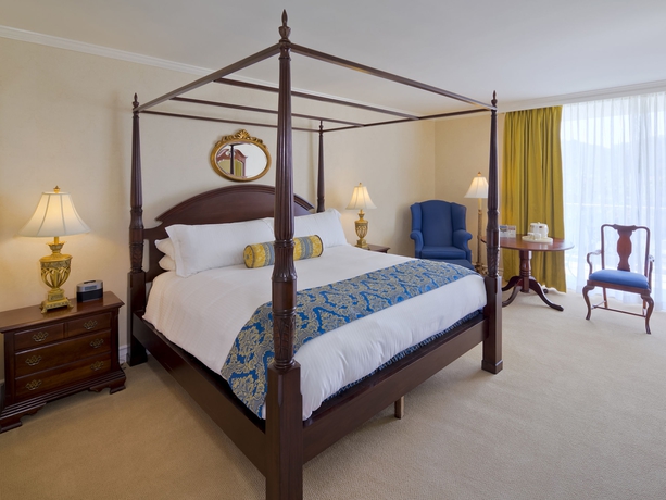 Imagen de la habitación del Hotel Town and Country San Diego. Foto 7