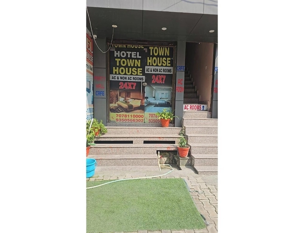 Imagen general del Hotel Town house cafe and hotel. Foto 1