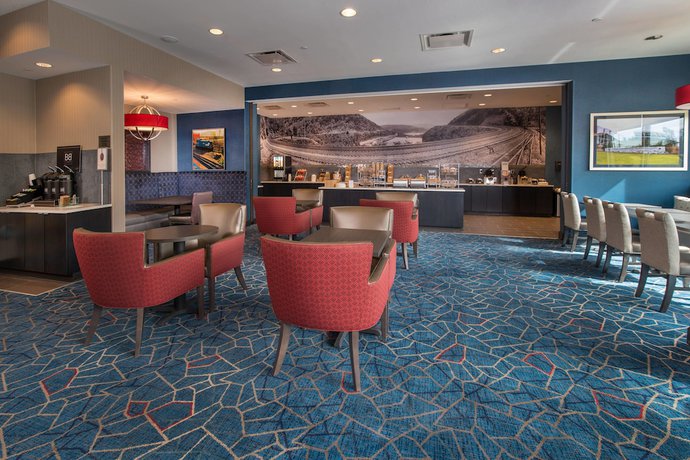 Imagen del bar/restaurante del Hotel TownePlace Suites Altoona. Foto 5